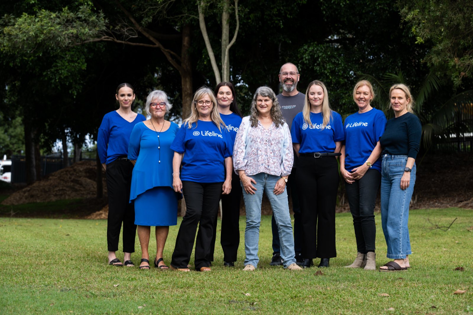 Lifeline Mid Coast crisis support volunteers together at an event
